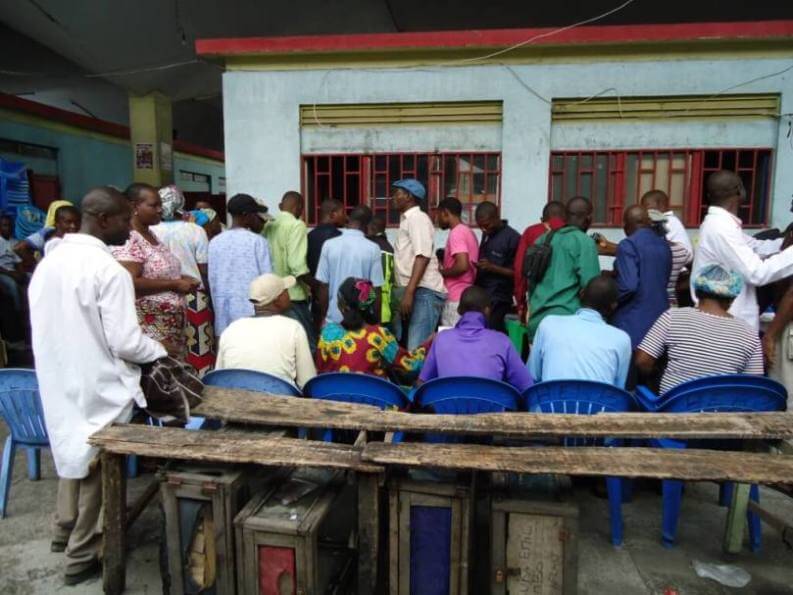 File d'attente de consultation au Congo